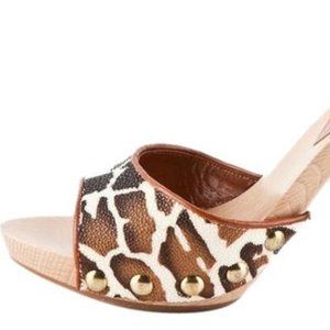 MANOLO BLAHKNIK Stingray Animal Print Mules Heel 7.5 (EU38)